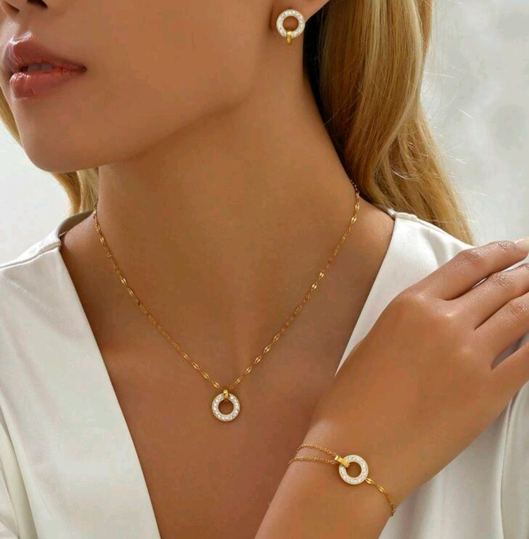 Ensemble boucle d'oreille collier et bracelet