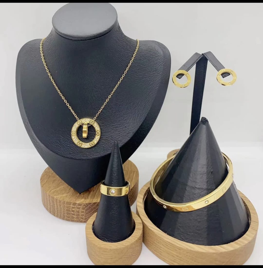 Ensemble boucle d'oreille collier bracelet et bague