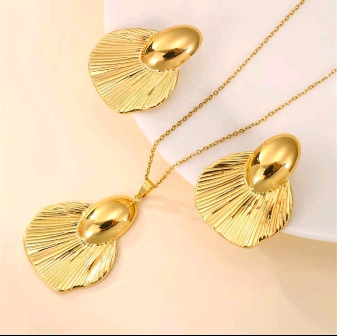 Ensemble collier boucle d'oreille