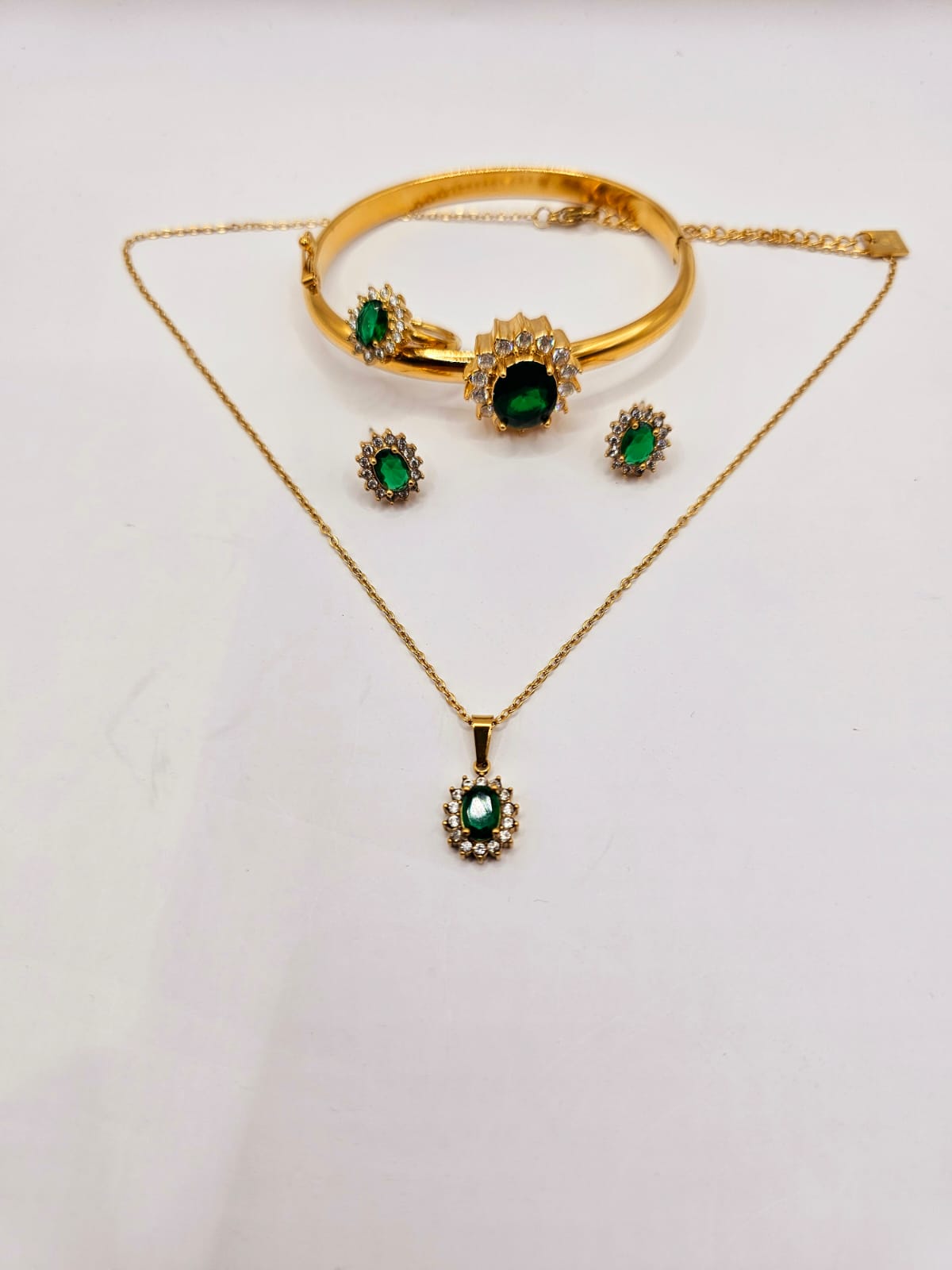 Ensemble collier boucles d'oreilles et bague