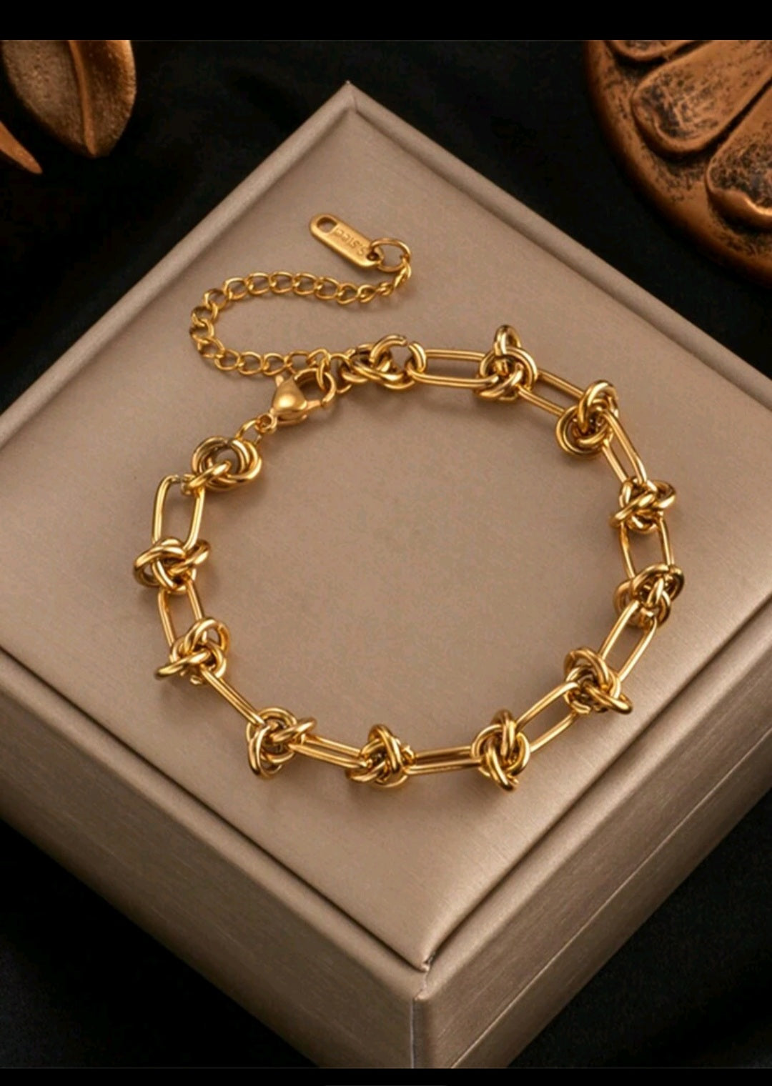 Bracelet