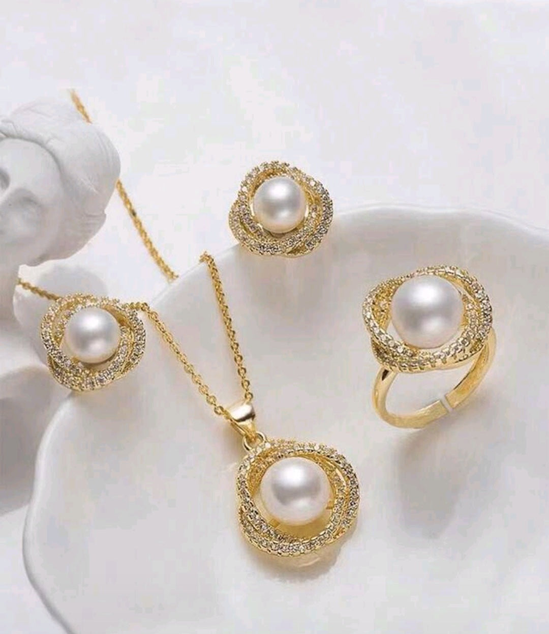 Earring, necklace and ring set