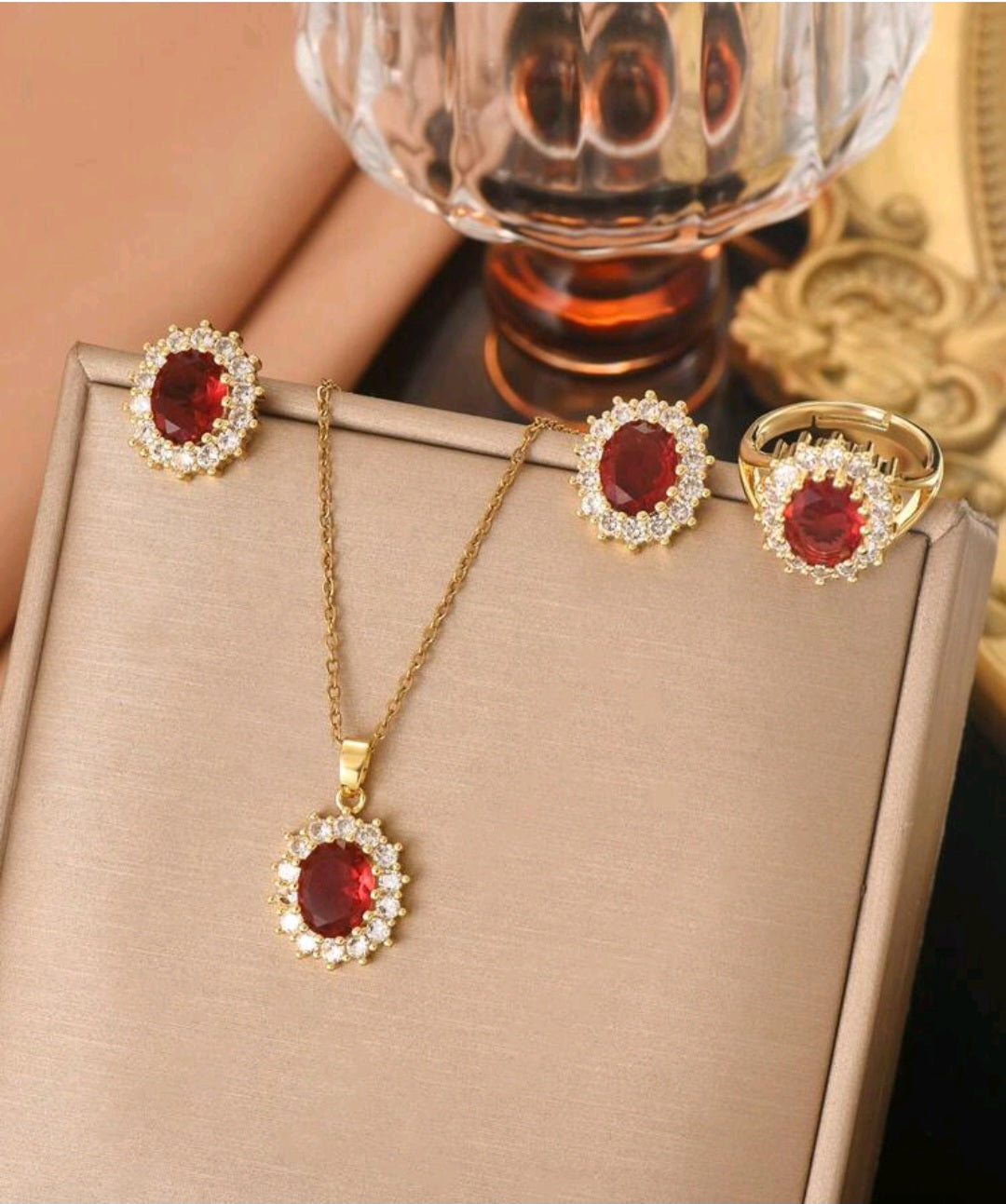 Ensemble boucle d'oreille collier et bague