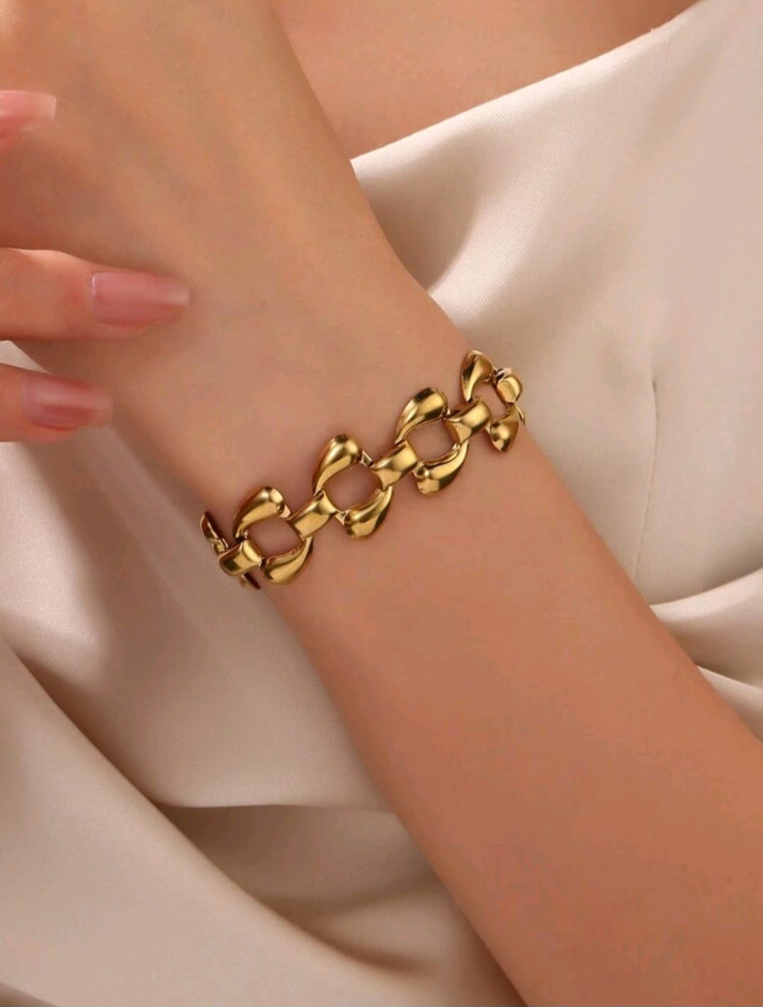 Bracelet