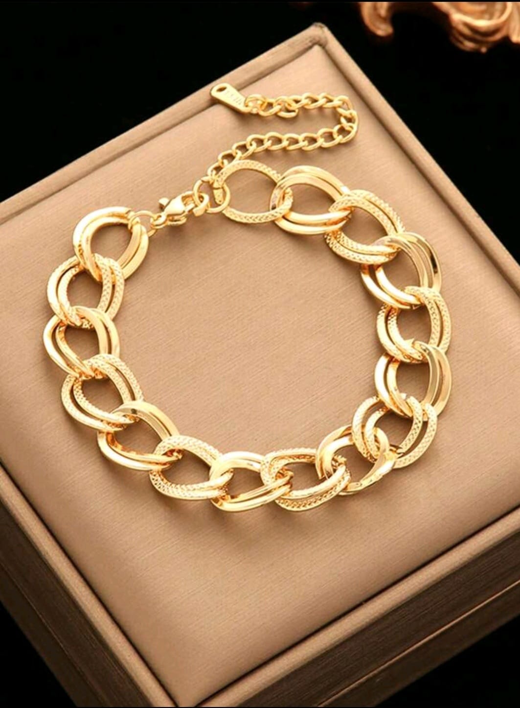 Bracelet