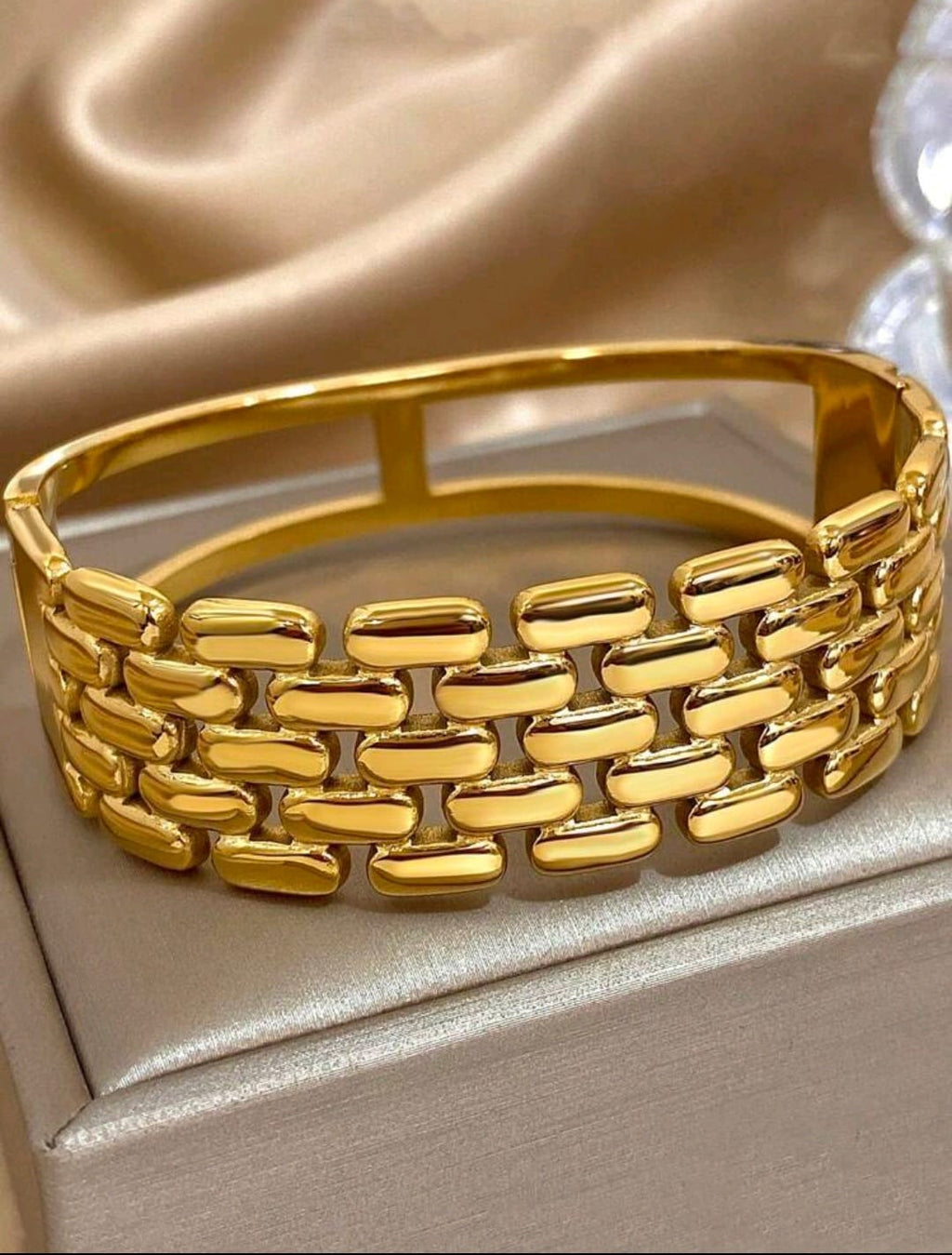 Bracelet