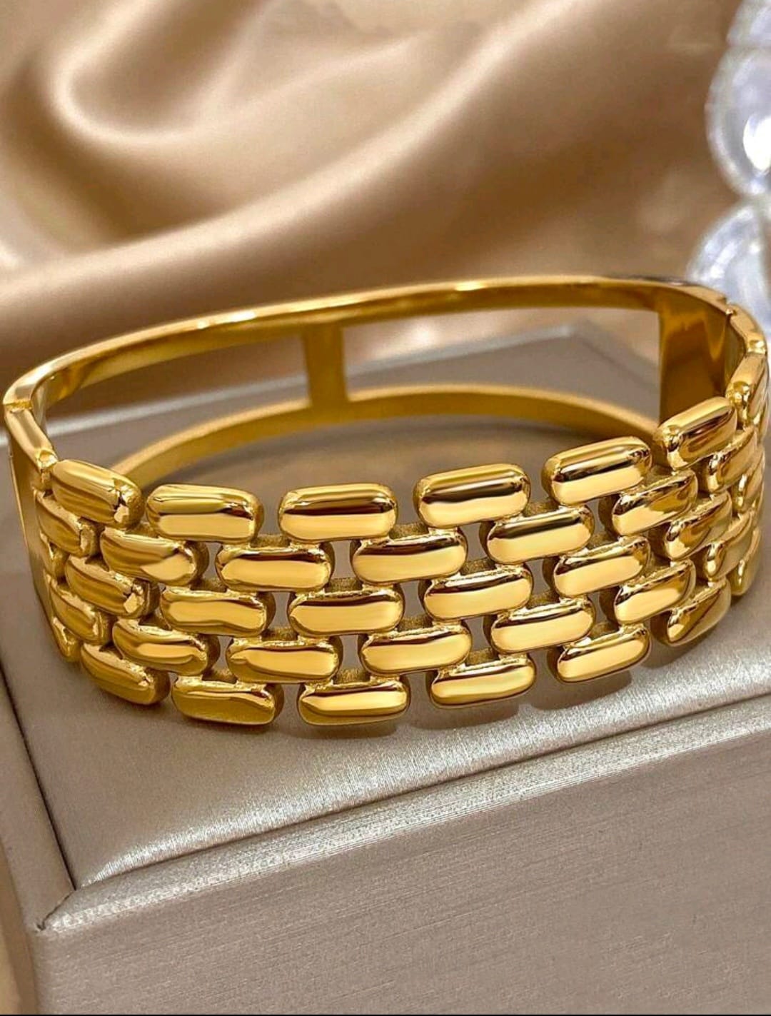 Bracelet