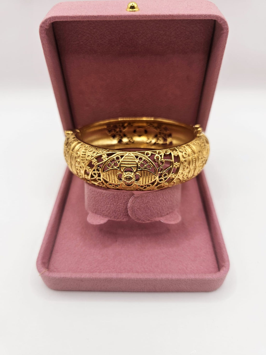Bracelet (نبالة)