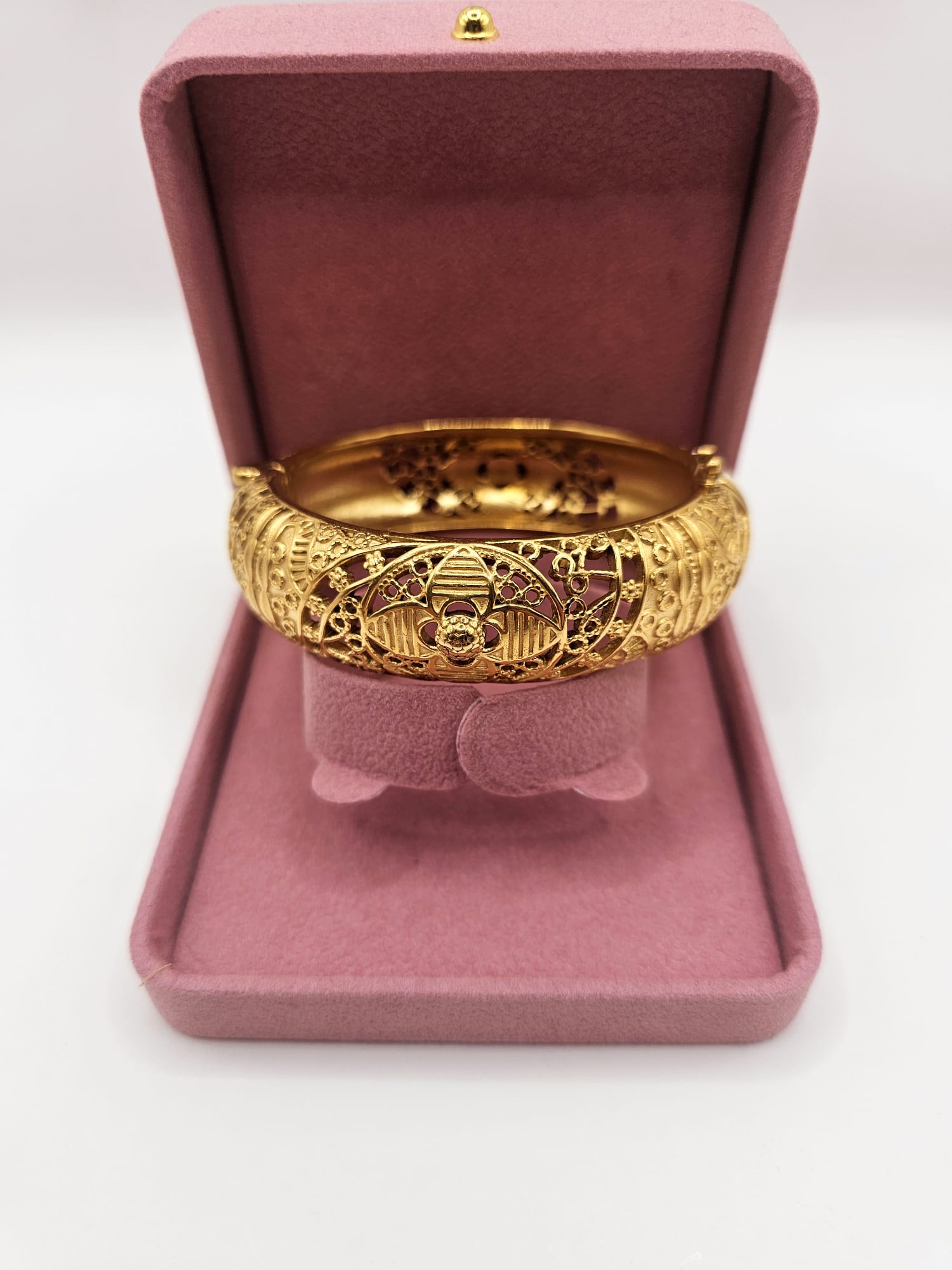 Bracelet (نبالة)